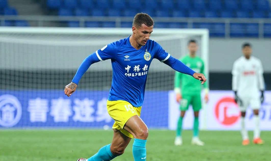 17 phút, 9 CLB và 14 năm: Hiroyuki Takasaki và tầng đáy không ai quay phim 17 phút, 9 CLB và 14 năm: Hiroyuki Takasaki và tầng đáy không ai quay phim