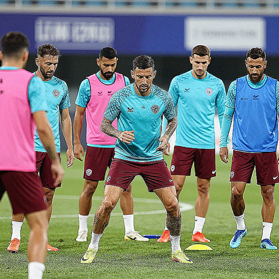 Argentina chuẩn bị cho trận chia tay Messi: Cuộc chuyển giao lớn nhất lịch sử bóng đá thế giới Argentina chuẩn bị cho trận chia tay Messi: Cuộc chuyển giao lớn nhất lịch sử bóng đá thế giới