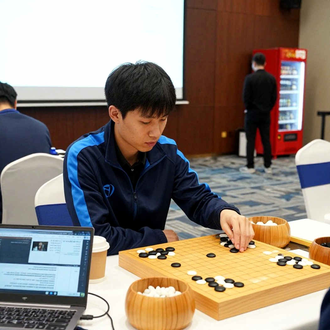 Gukesh tự chọn Bàn 4 tại Olympiad cờ vua Samarkand: Đọc quyết định từ góc nhìn đội hình Gukesh tự chọn Bàn 4 tại Olympiad cờ vua Samarkand: Đọc quyết định từ góc nhìn đội hình