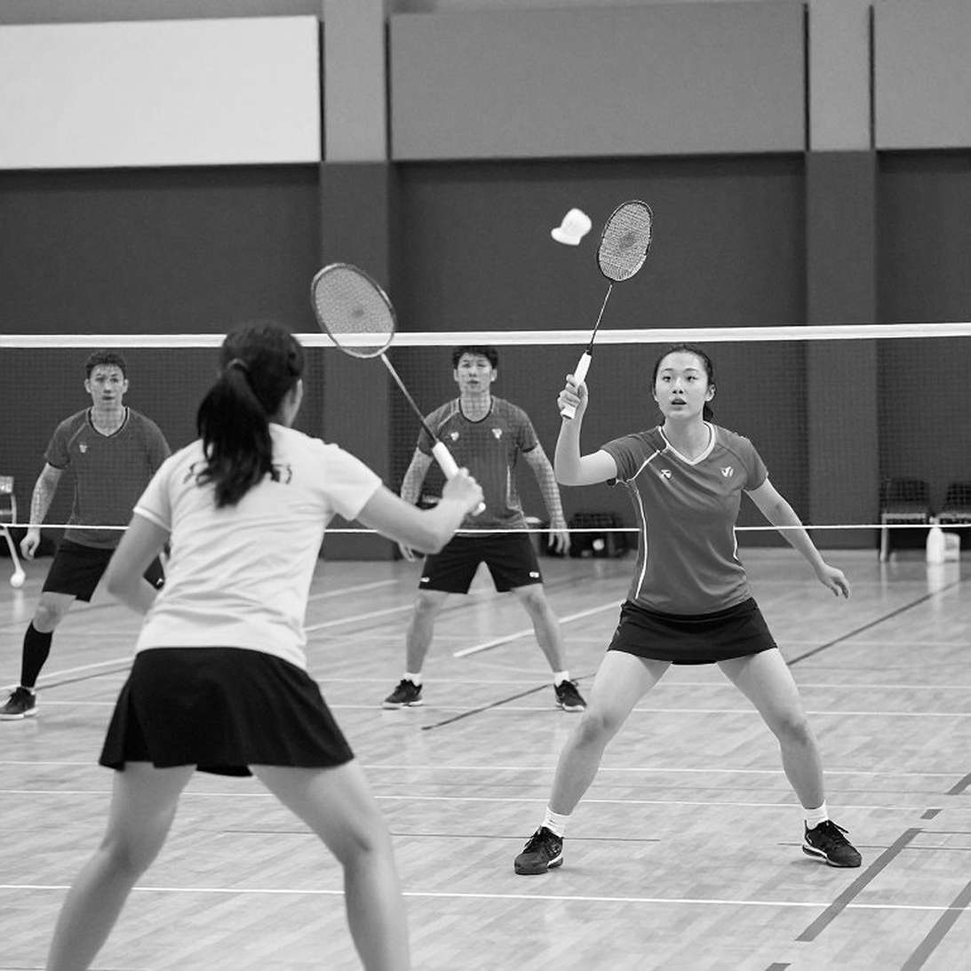 Kỳ chuyển nhượng Việt Nam và bản báo cáo toàn ô trống