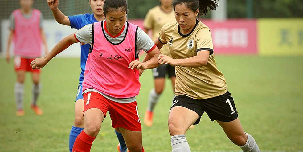 Mắt trọng tài: Đọc K League bằng biên bản kỷ luật, không bằng bảng xếp hạng