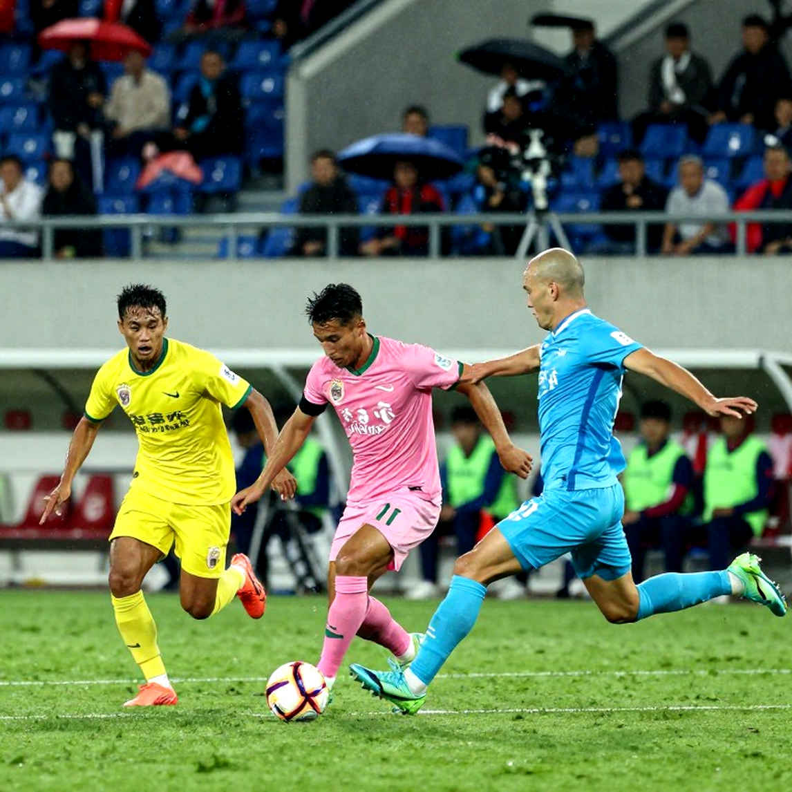 Hiệu ứng Klopp: Ebnoutalib chọn Đức, nhưng "lời cam kết" vẫn chưa thành hiệp ước