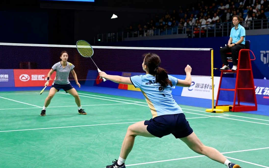 Badminton Mid-Season: Data Discipline in a Flood of Rumours Badminton Mid-Season: Data Discipline in a Flood of Rumours