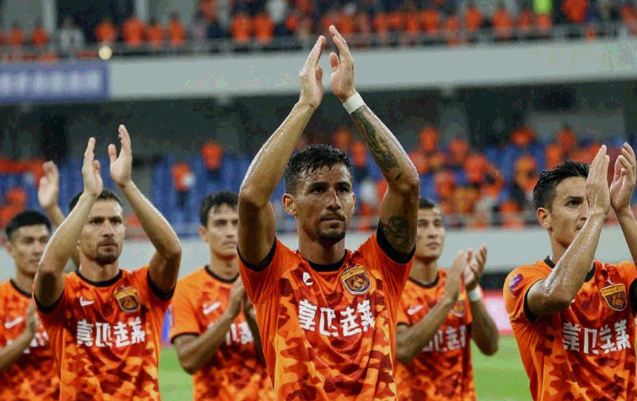 Hồ sơ trống của bóng đá Việt Nam