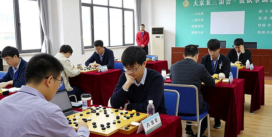TSW, Hizto và ván đấu 19 giờ ngày 24/10: hạt giống số 1 LCP đứng trên một mẫu dữ liệu mỏng