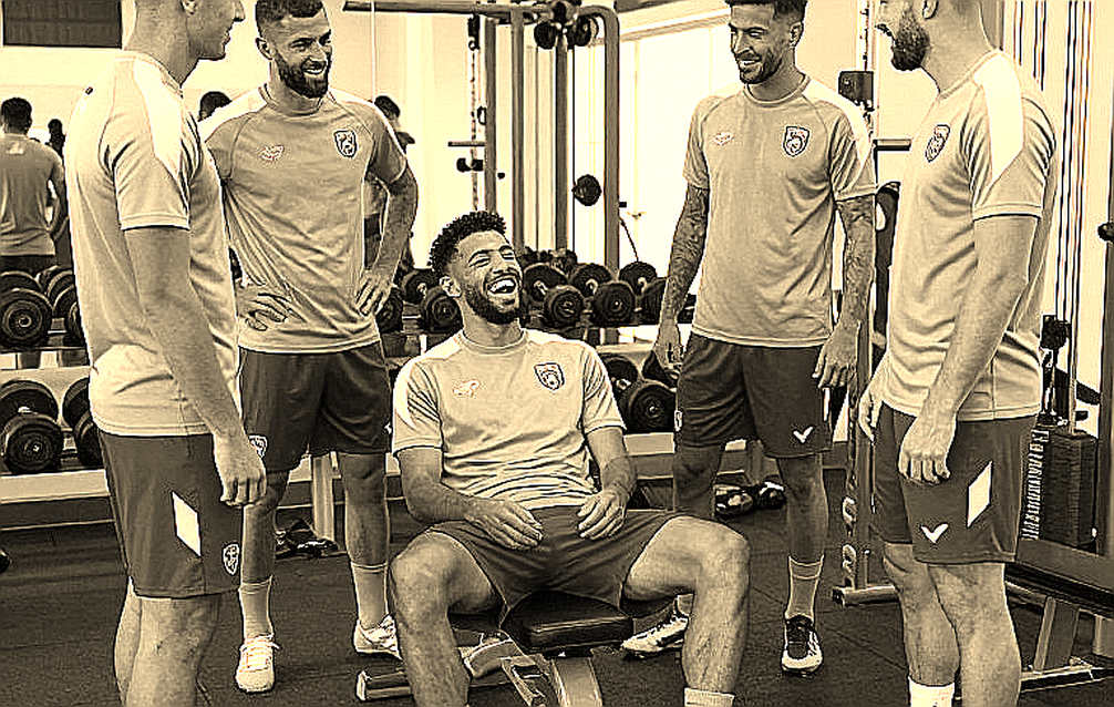 Hợp đồng ngắn, dữ liệu kín: V.League đang vận hành thị trường chuyển nhượng bằng niềm tin