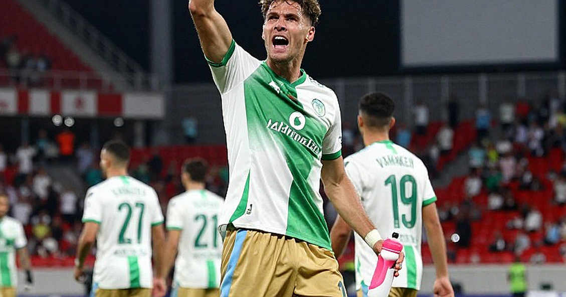 "Cậu nhóc muốn ở đây" - Julian Hall và canh bạc kép giữa USMNT và Ba Lan "Cậu nhóc muốn ở đây" - Julian Hall và canh bạc kép giữa USMNT và Ba Lan