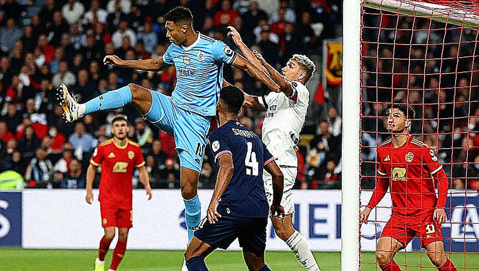 Ba lần Carrick nói “tôi đang nói sự thật”: Man Utd giữ Lisandro Martinez và canh bạc ở Elland Road