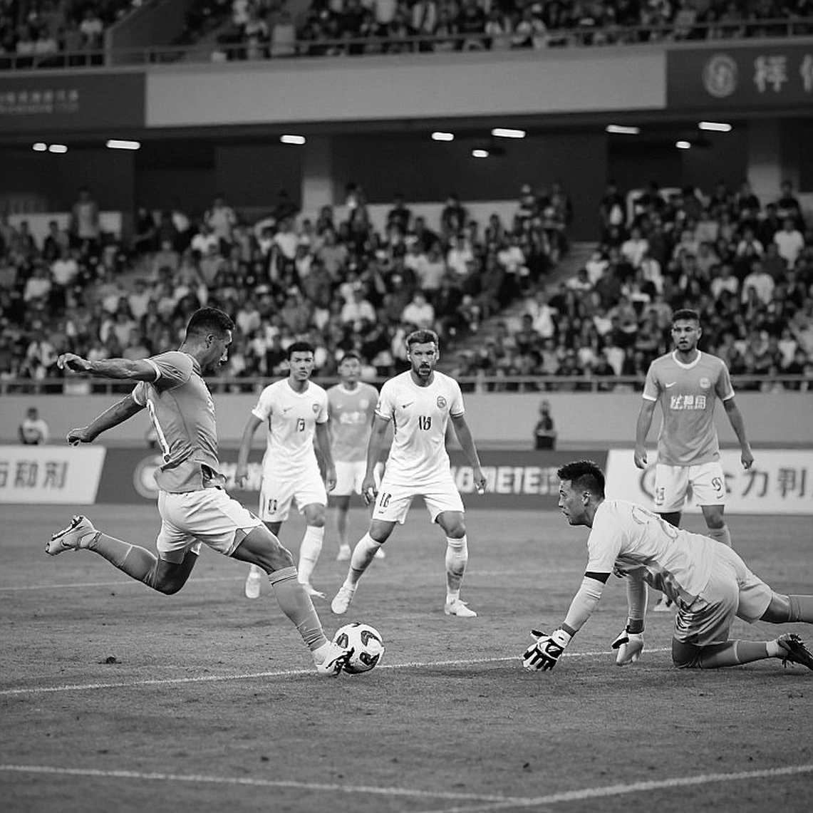 Cú đá 1,3 giây: Harry Kane, NFL và khoảng trống dữ liệu của một kế hoạch 5 năm Cú đá 1,3 giây: Harry Kane, NFL và khoảng trống dữ liệu của một kế hoạch 5 năm