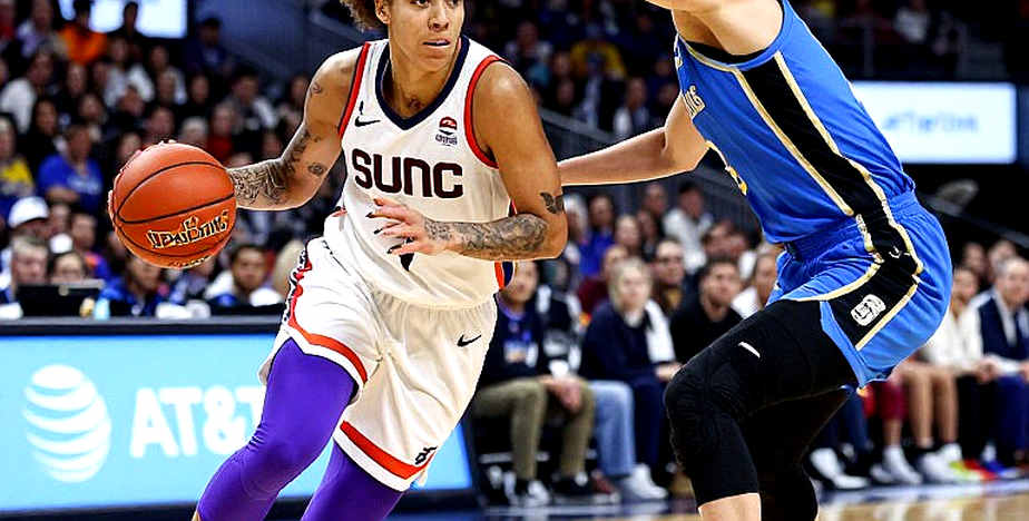 Ba điểm không ghi bàn: Lời nói dối hoàn hảo nhất của NBA hiện đại