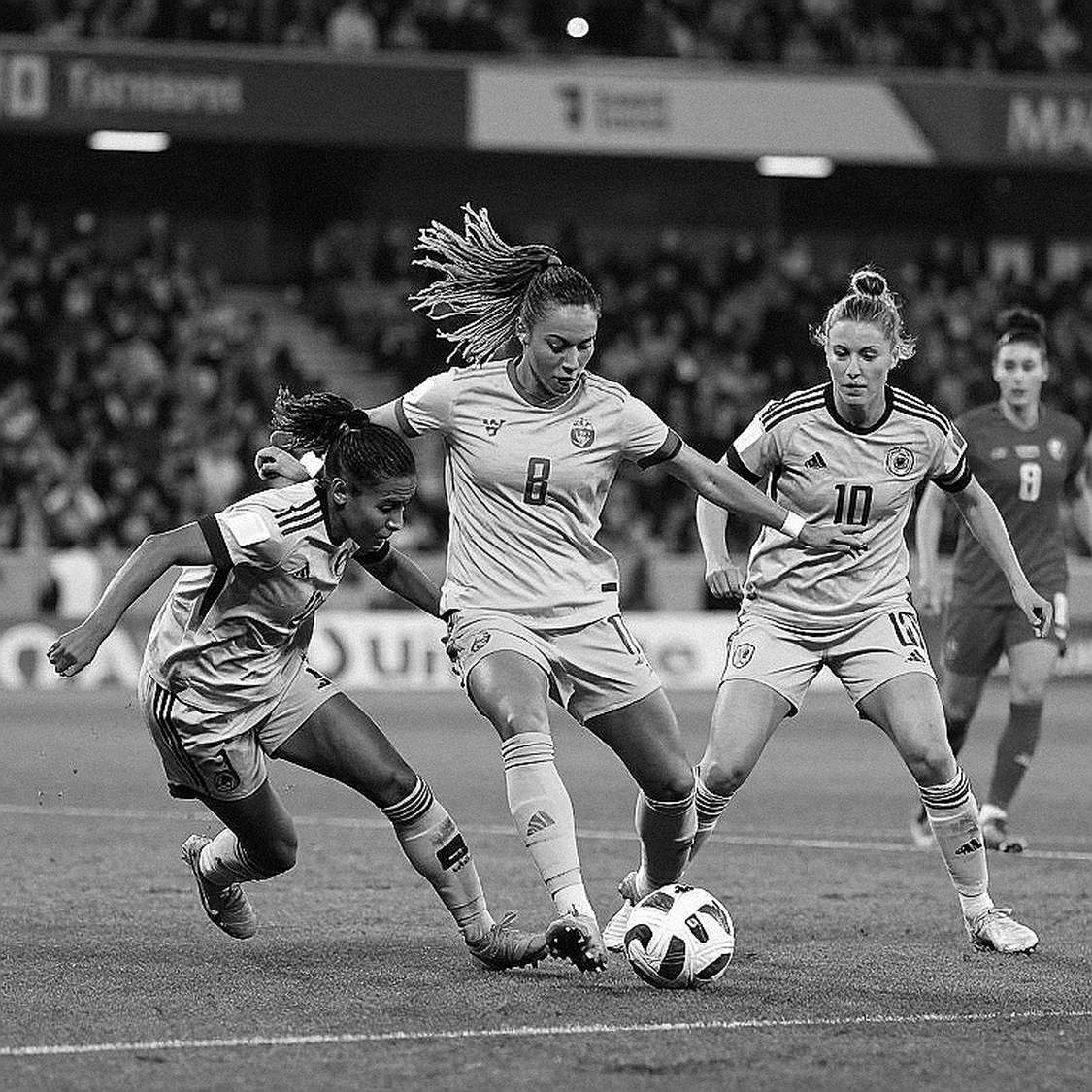 Chivas để América 'sống' ở Azteca: 2-0 không đủ và lỗi nằm ở pha khóa trận Chivas để América 'sống' ở Azteca: 2-0 không đủ và lỗi nằm ở pha khóa trận